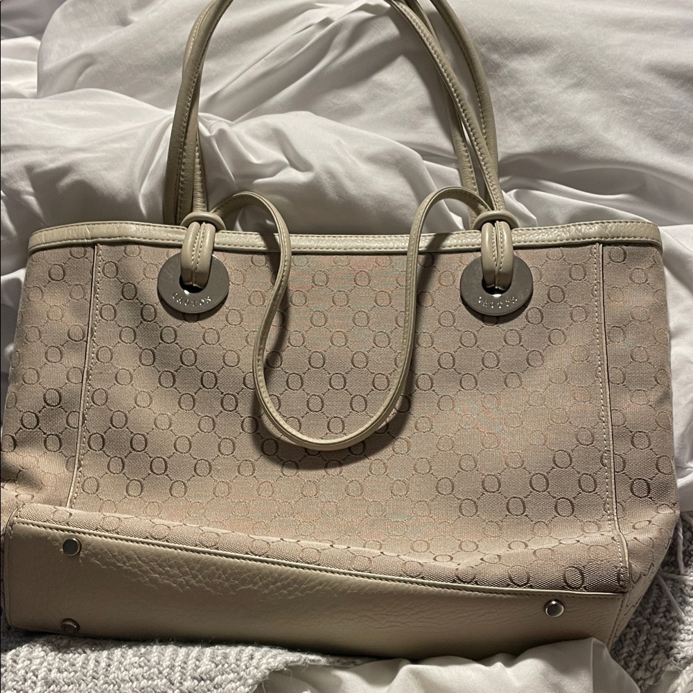 Oroton Signature Big O tote bag in a beige